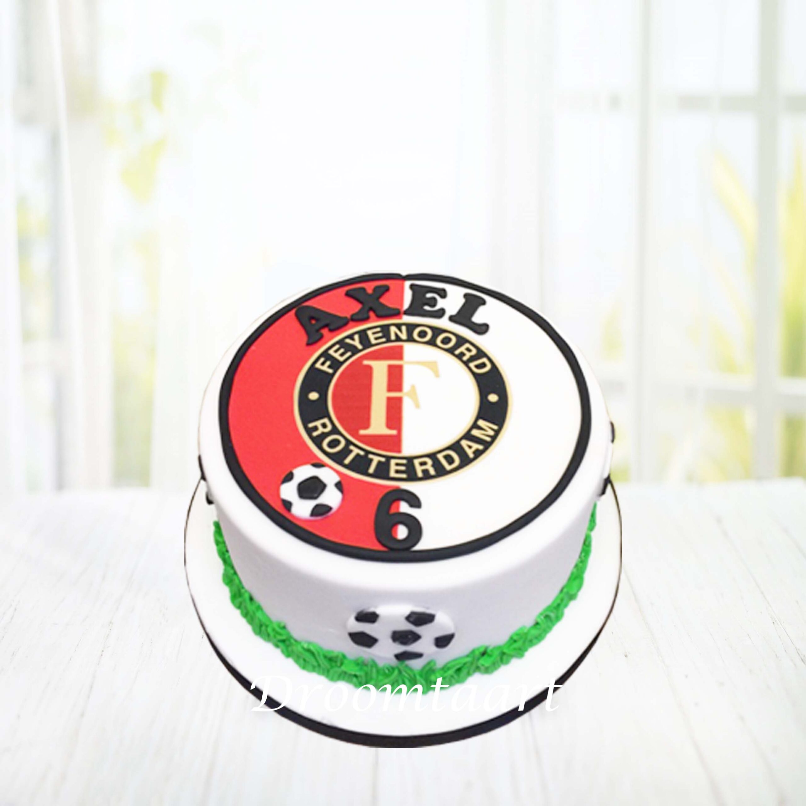 Droomtaart-Voetbal-taart-Feyenoord-scaled Voetbal taart 1 club naar keuze - Afbeelding 1